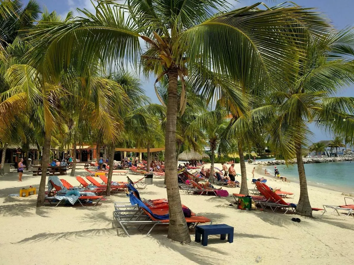 Blue Bay Triple Tree Apartment 12 Willemstad